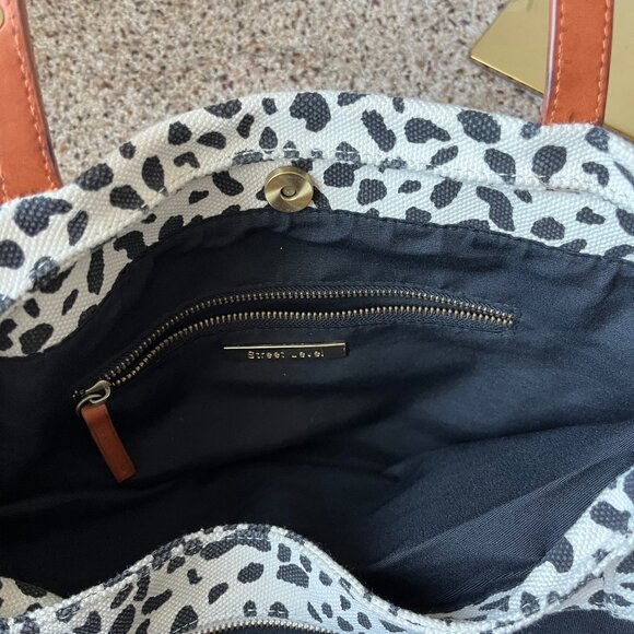 Street Level Canvas Leopard Tote In Ivory - Picture 8 of 10